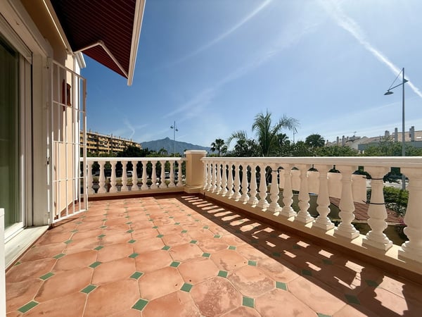 House in San Pedro de Alcantara - view 1