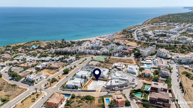 Villa in Lagos - view 1