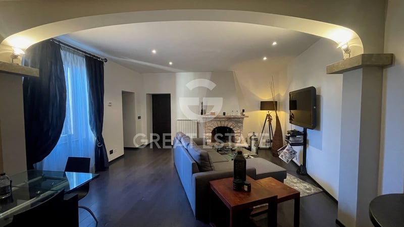 House in Trequanda - view 1