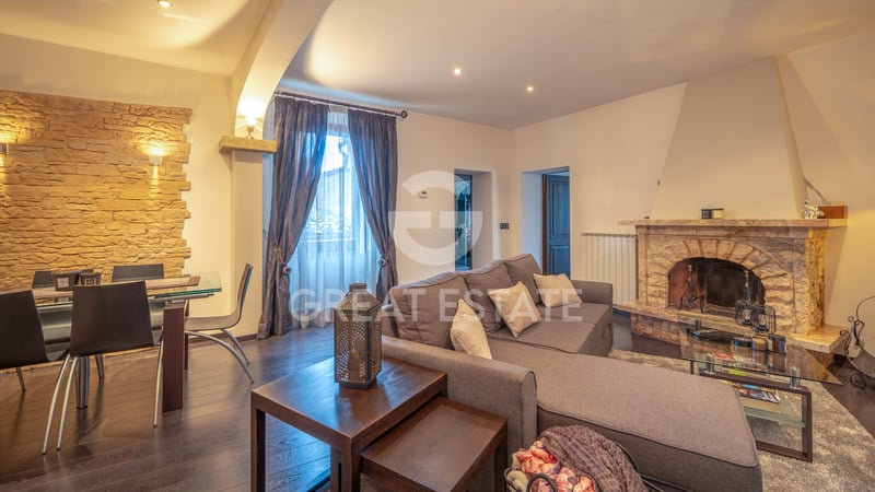 House in Trequanda - view 1