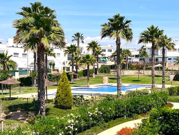 Penthouse in Alicante - view 1