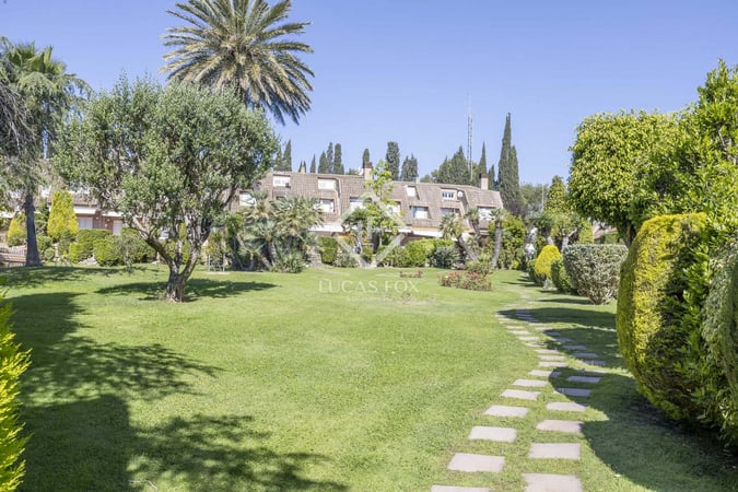 House in Godella - view 1