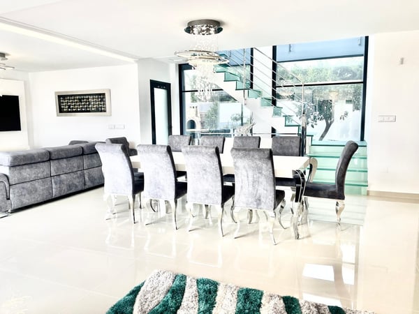 House in San Miguel de Salinas - view 1