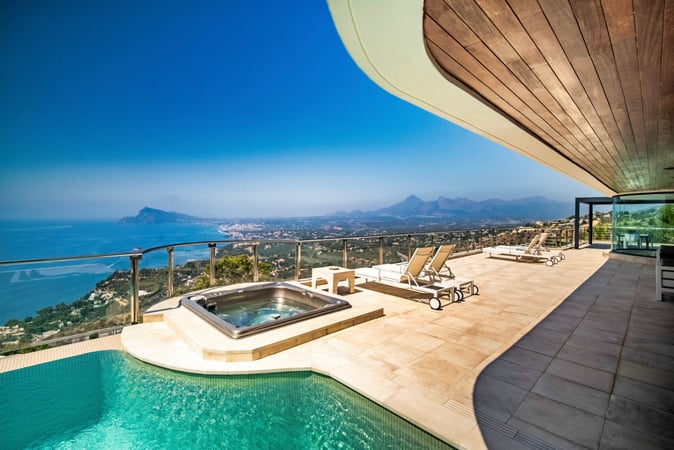 Villa in Calp - view 1