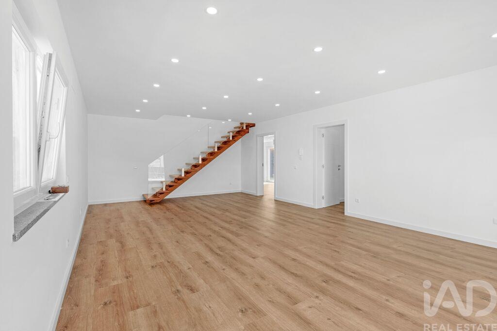 House in Atouguia da Baleia - Image 3