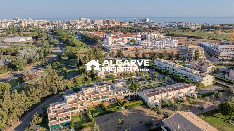 Villa in Quarteira - view 1