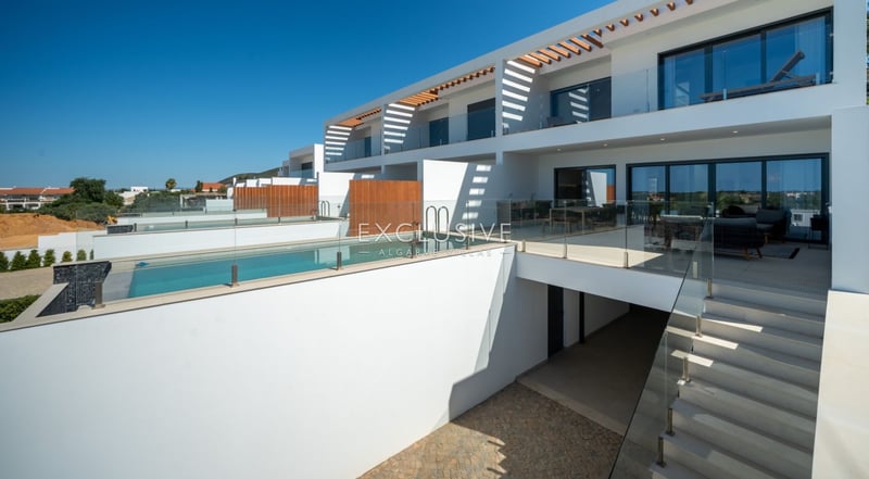 House in Almancil - view 1
