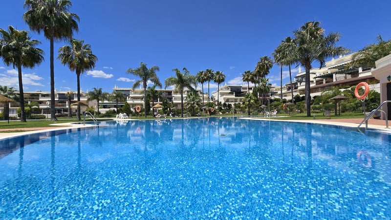 House in Marbella Del Este - view 1