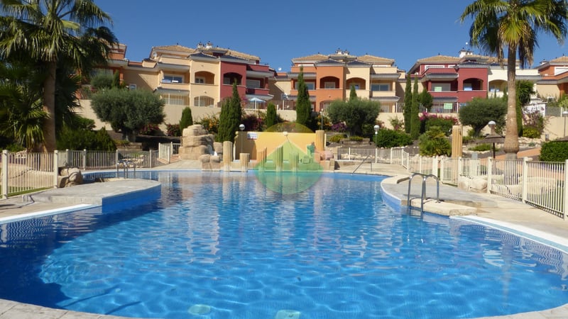 Apartment in La Pareja - view 1