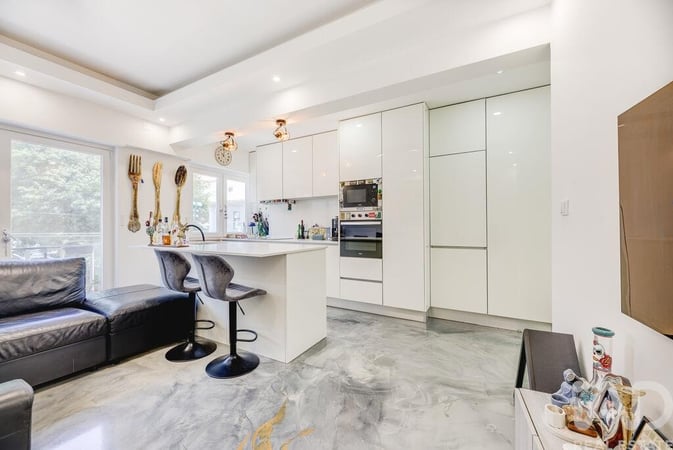 Apartment in Alges - view 1