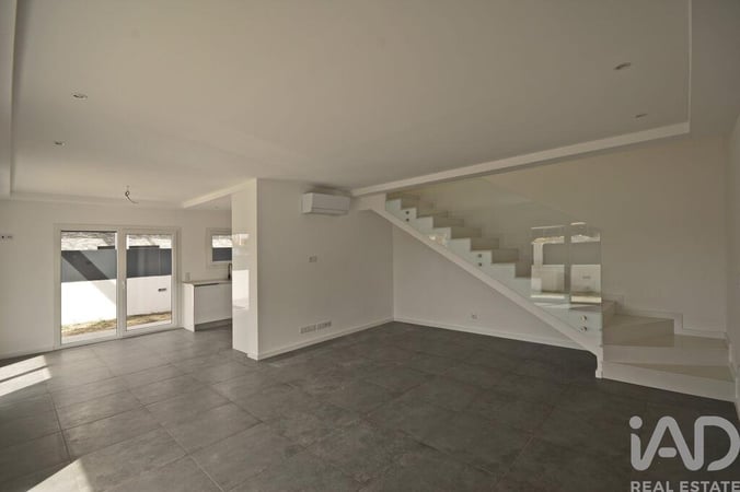 House in Fernao Ferro - view 1