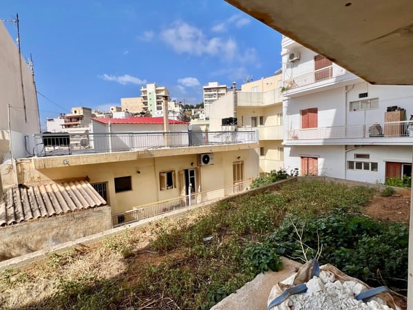 House in Agios Nikolaos - view 1