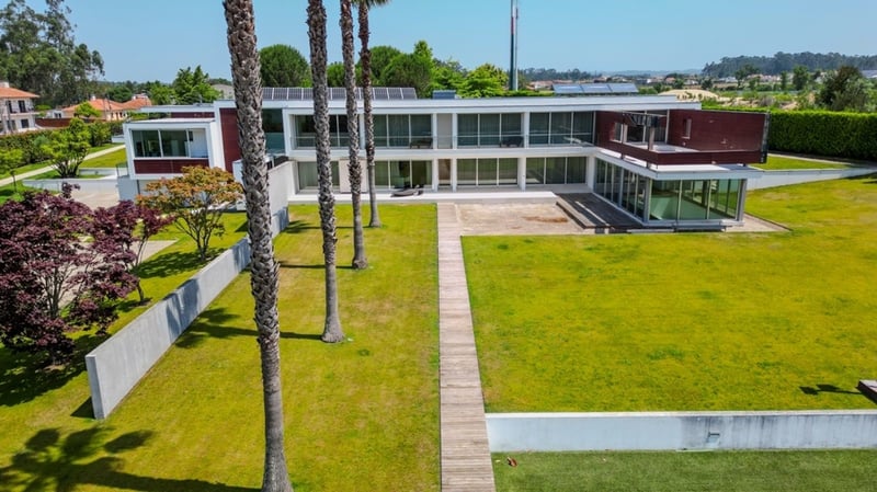 House in Sao Vicente de Pereira Jusa - view 1