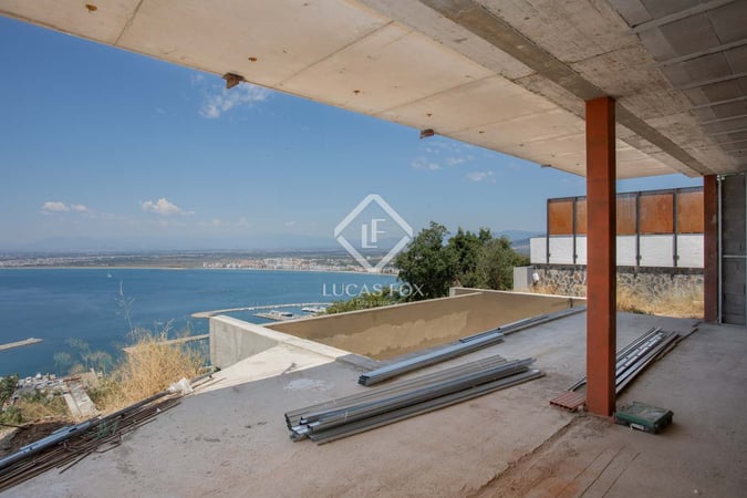 House in Los Roses - view 1