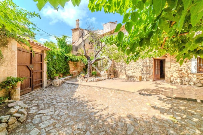 House in Barcelona - view 1