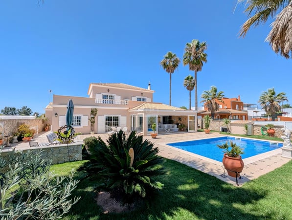 Villa in Sao Bartolomeu de Messines - view 1