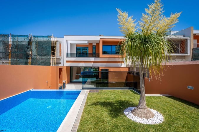 Villa in Portimao - view 1