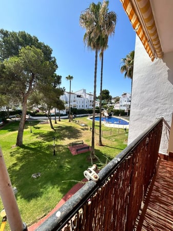 Apartment in Marbella Del Este - view 1