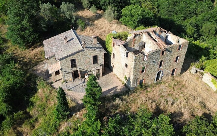 House in Montegiove - view 1