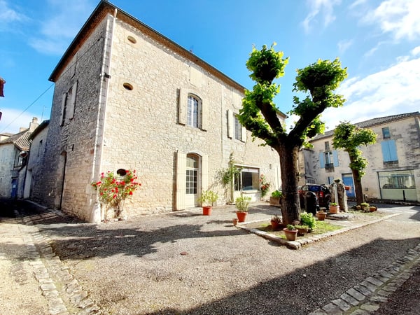 House in Issigeac - view 1