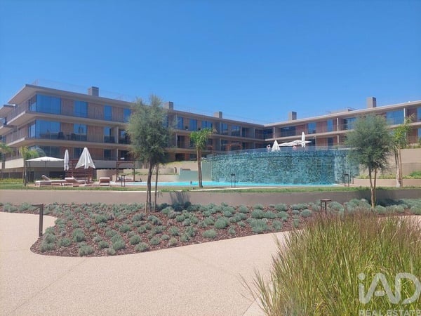 Apartment in Quarteira - view 1