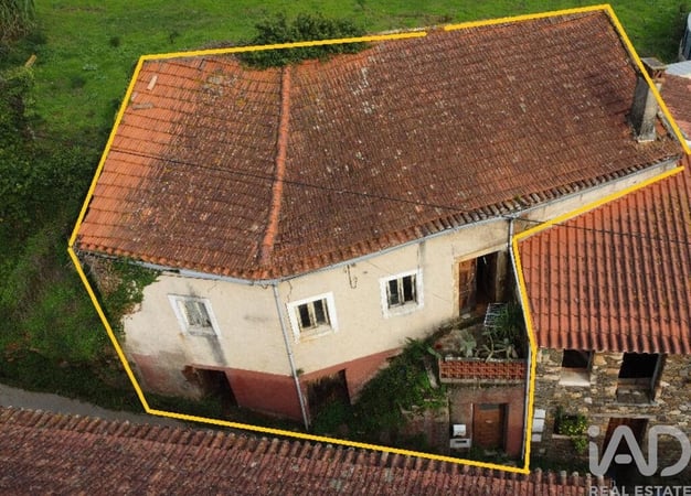 House in Miranda do Corvo - view 1