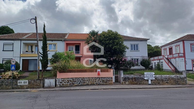 Villa in Vila da Praia da Vitoria - view 1