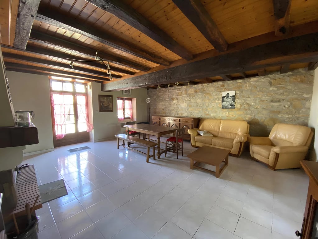 House in Pressac - Image 3