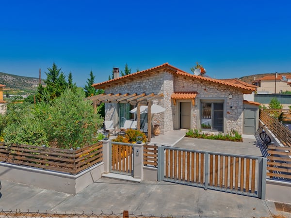House in Lefkakia - view 1