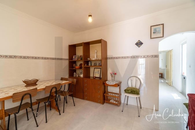 Villa in Hortas - view 1