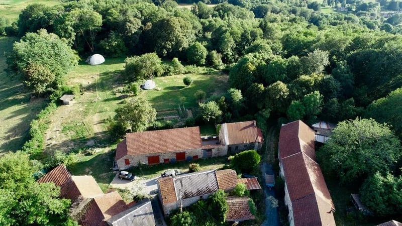 House in Sardent - view 1