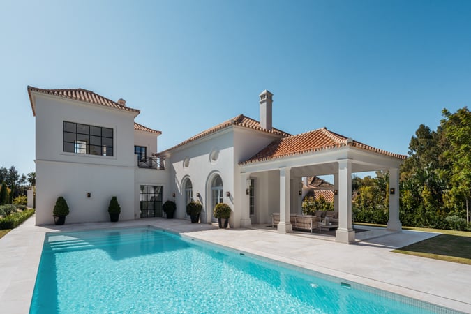 Villa in Nueva Andalucia - view 1