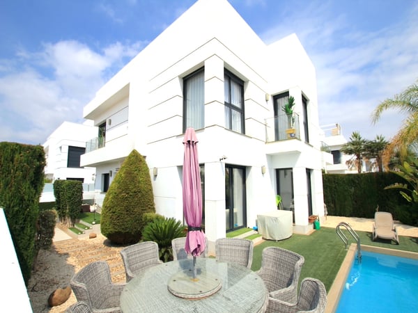 Villa in Dona Pepa - view 1