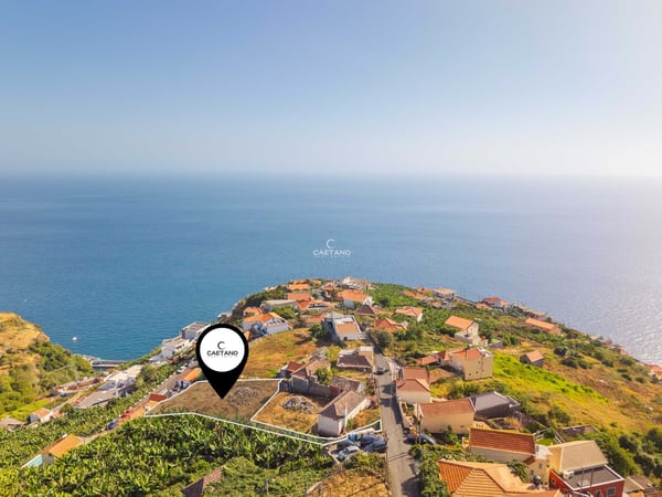 Land in Estreito da Calheta - view 1