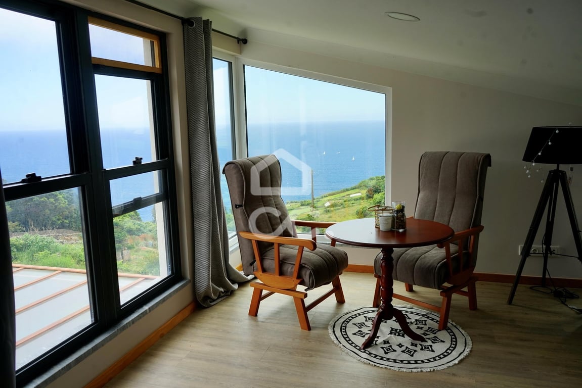 Villa in Feteira - Image 2