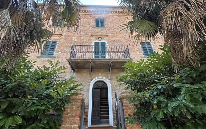 House in Casamaggiore - view 1