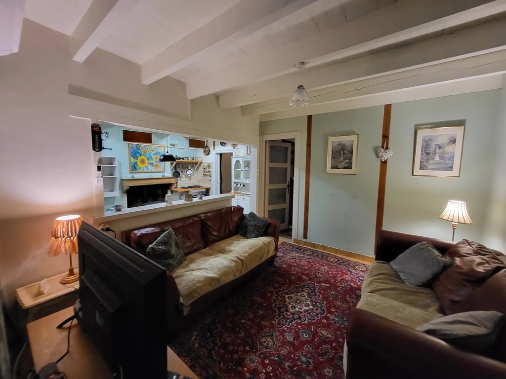 House in L'Isle-Jourdain - Image 3