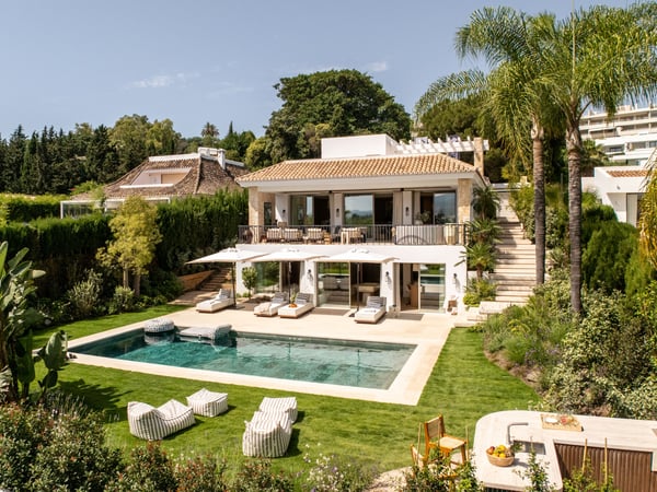 Villa in Nueva Andalucia - view 1