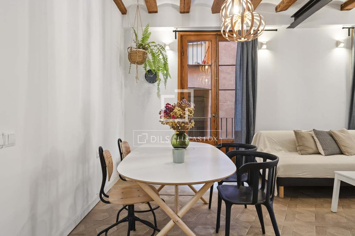 Apartment in Barcelona - Image 2