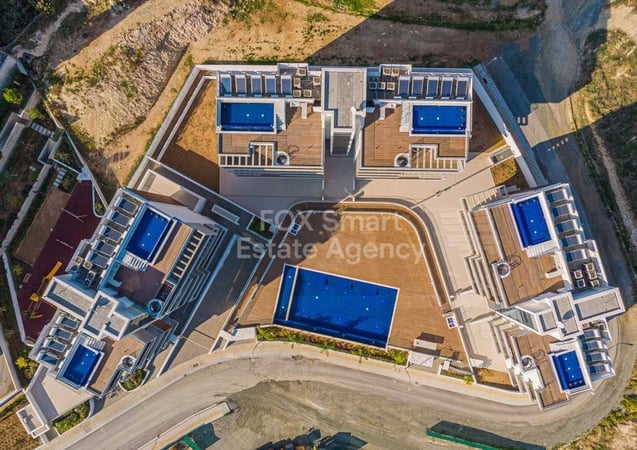 Apartment in Agios Tychon - view 1