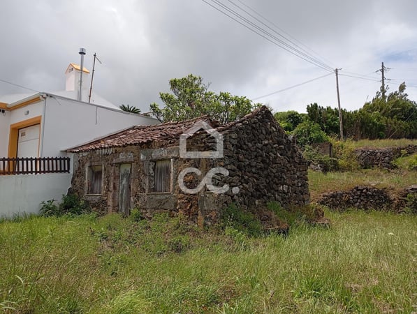 House in Biscoitos - view 1