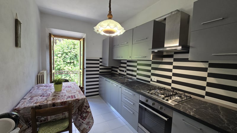 House in Volterra - view 1