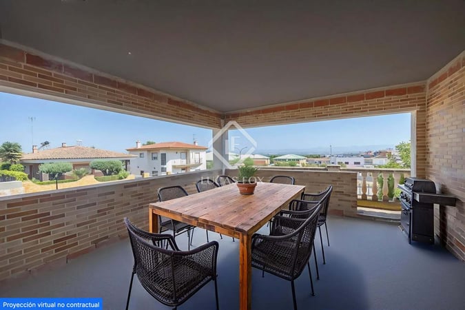 House in Ribarroja del Turia - view 1