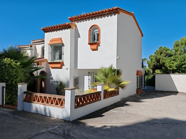 House in Sitio de Calahonda - view 1