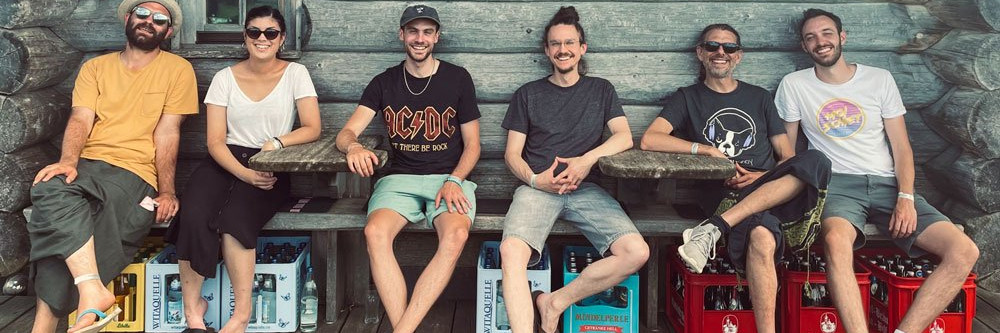 Roots Caravan meets Tom Hauser