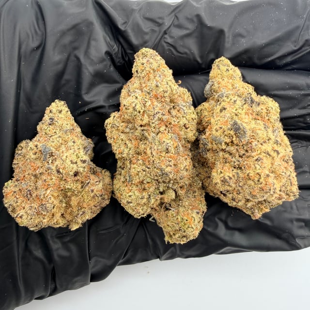 Art Queen THCa flower nug