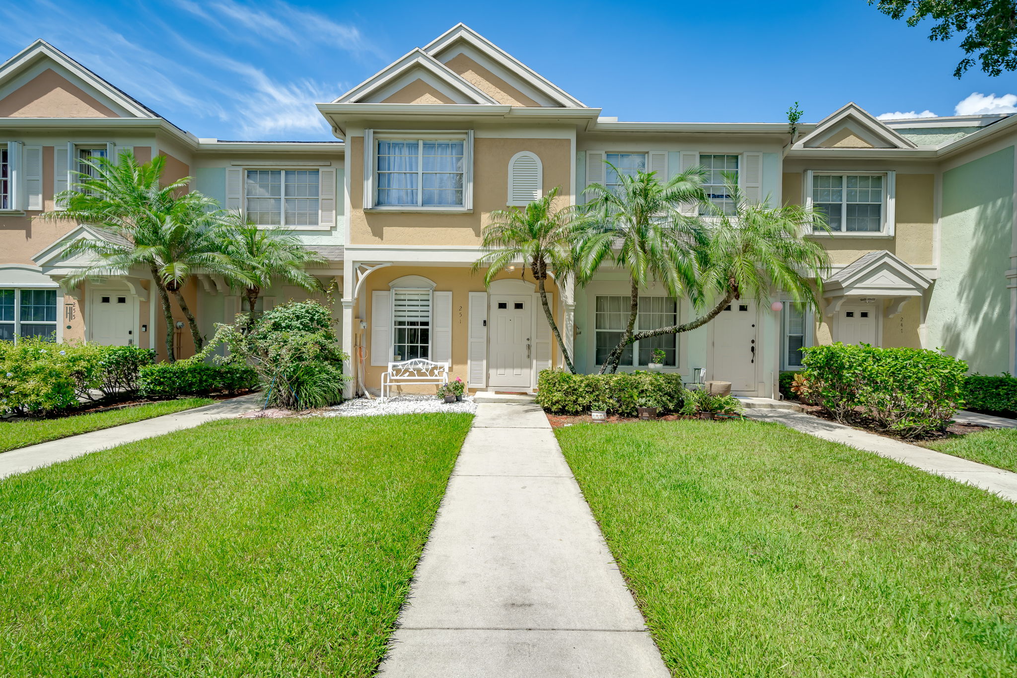 251 Mallory Ct, Weston — real estate photography by Digilux HD