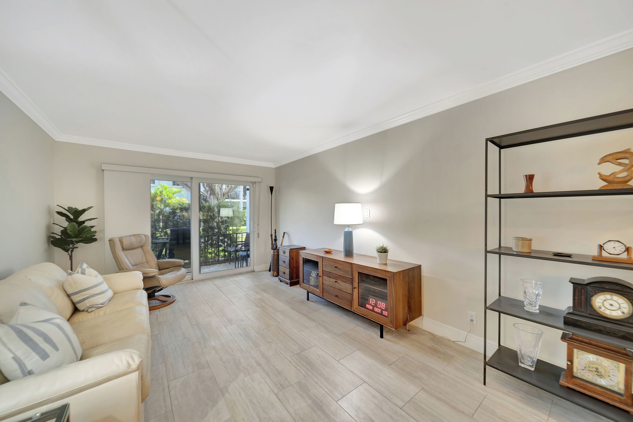 NE 5th Terrace, Wilton Manors — real estate photography by Digilux HD
