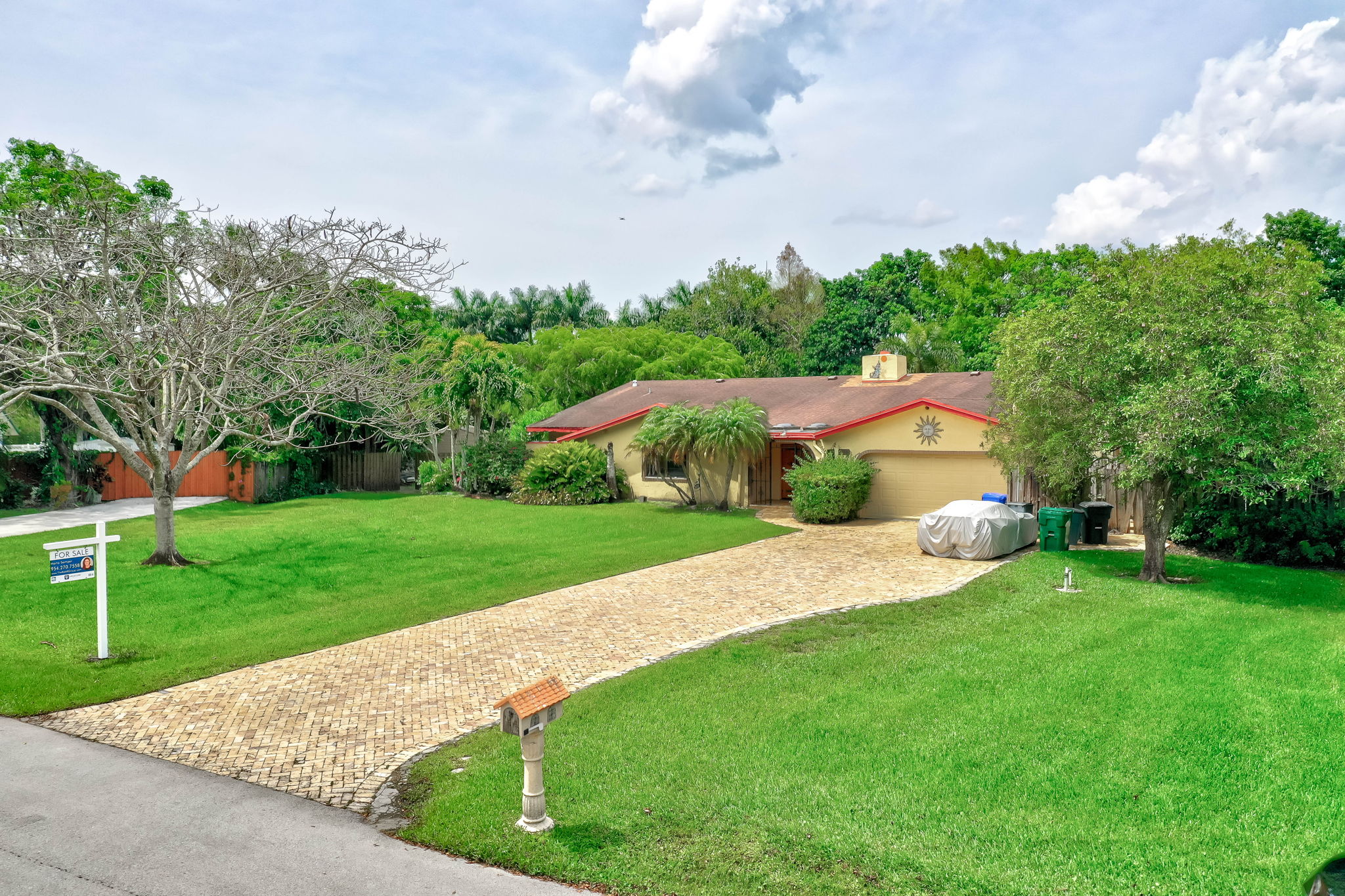 SW 61st Ct, Southwest Ranches — real estate photography by Digilux HD