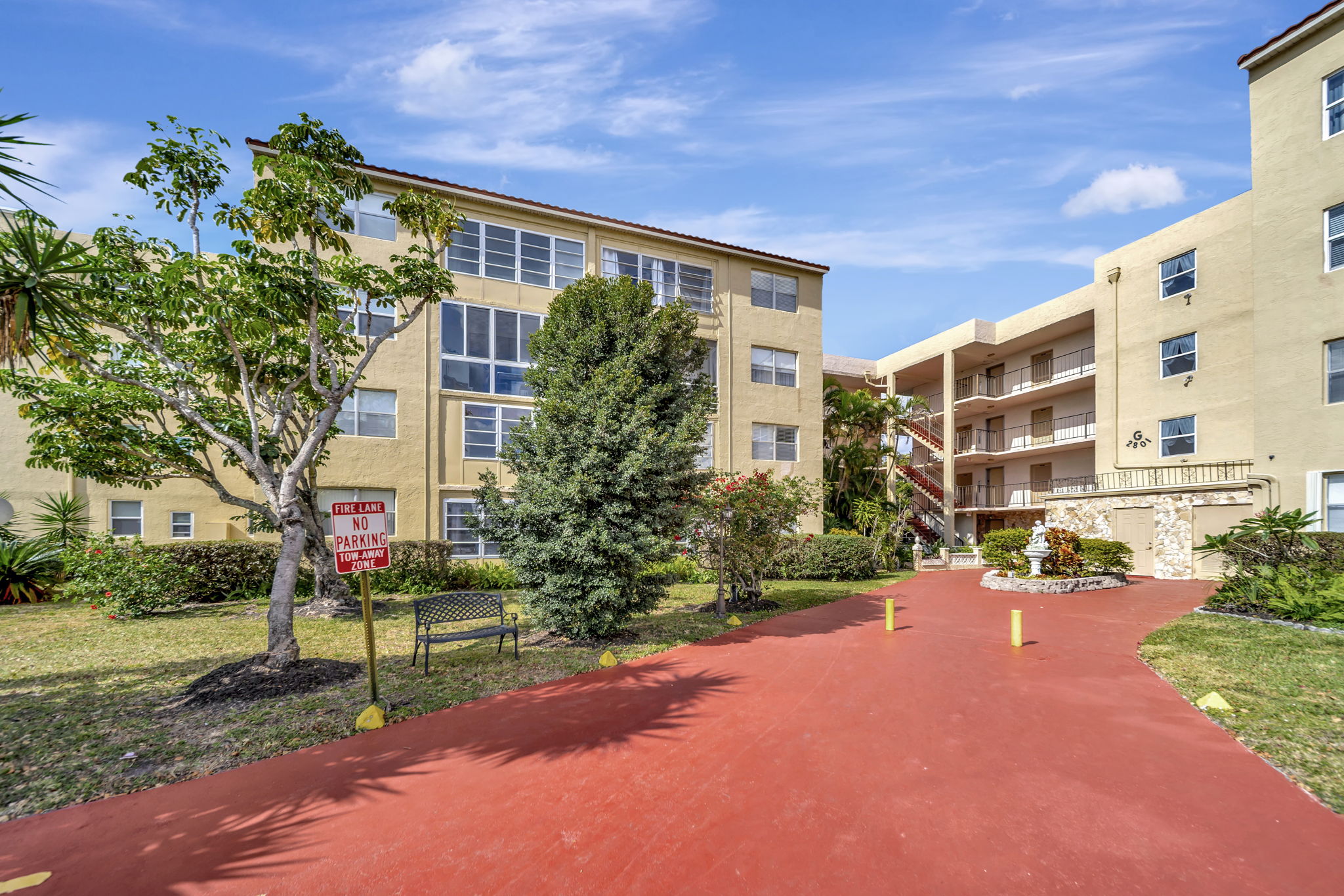 Somerset Dr, Lauderdale Lakes — real estate photography by Digilux HD
